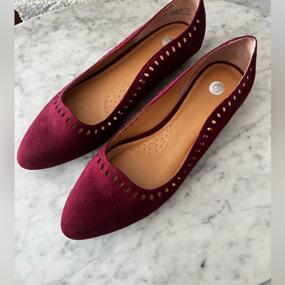 Point toe flats - Picture 2 of 7